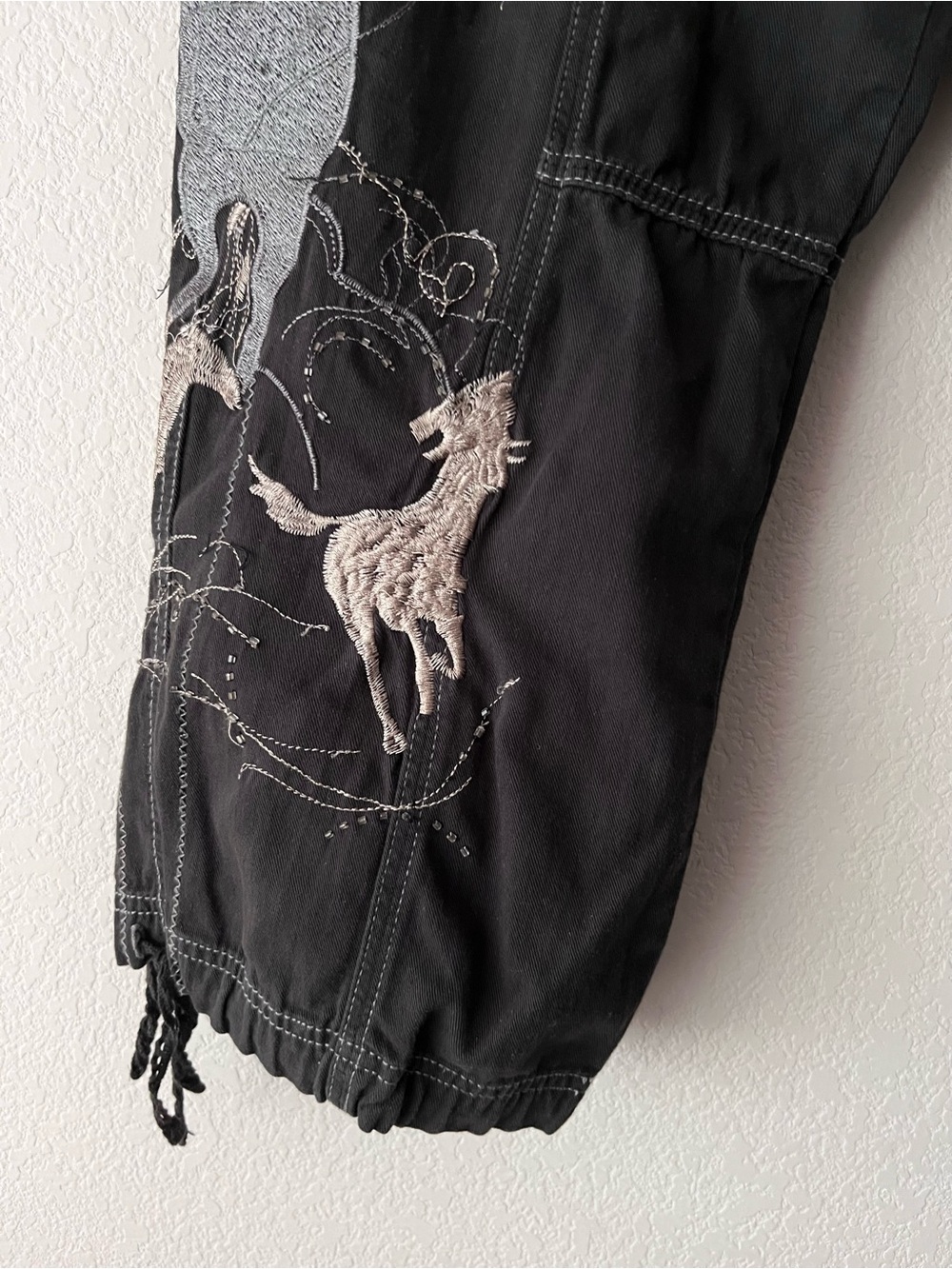 Y2k miss me stallion embroidered beaded cargo capri pants - Picture 12 of 16